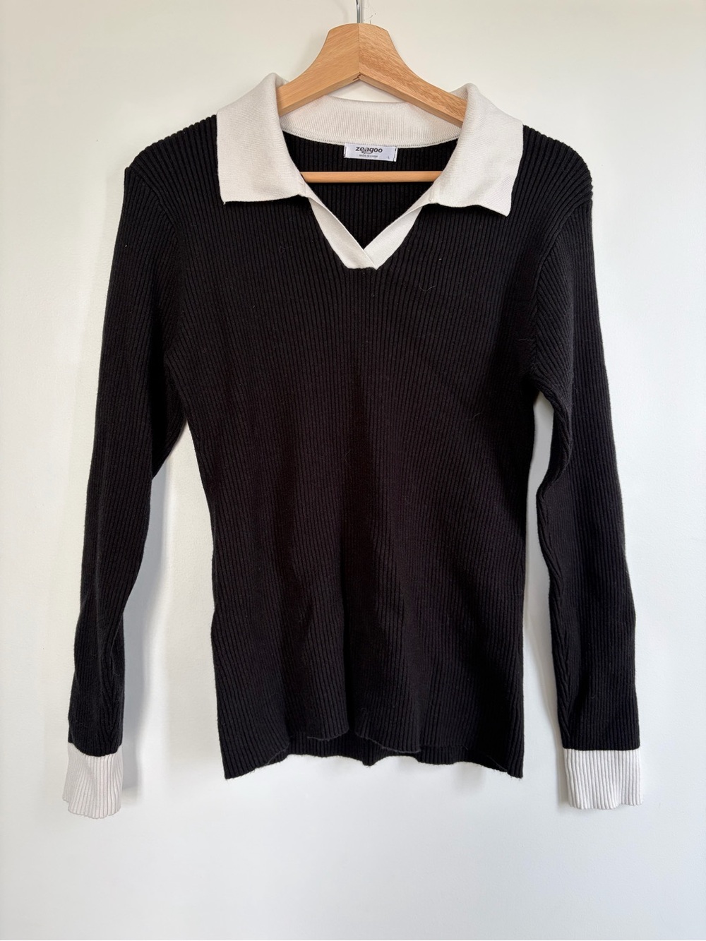 Black Polo-Collar Ribbed Sweater with White Trim Size Large